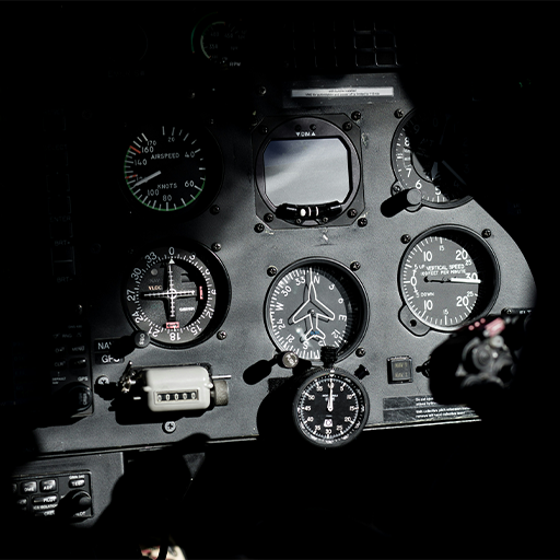 Triple Aerospace의 메인 페이지로 항공기, 헬리콥터 전면 조정 및 표시판